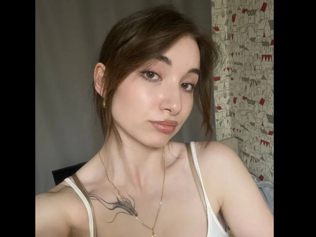 AdelinaBlis's Thumb Image