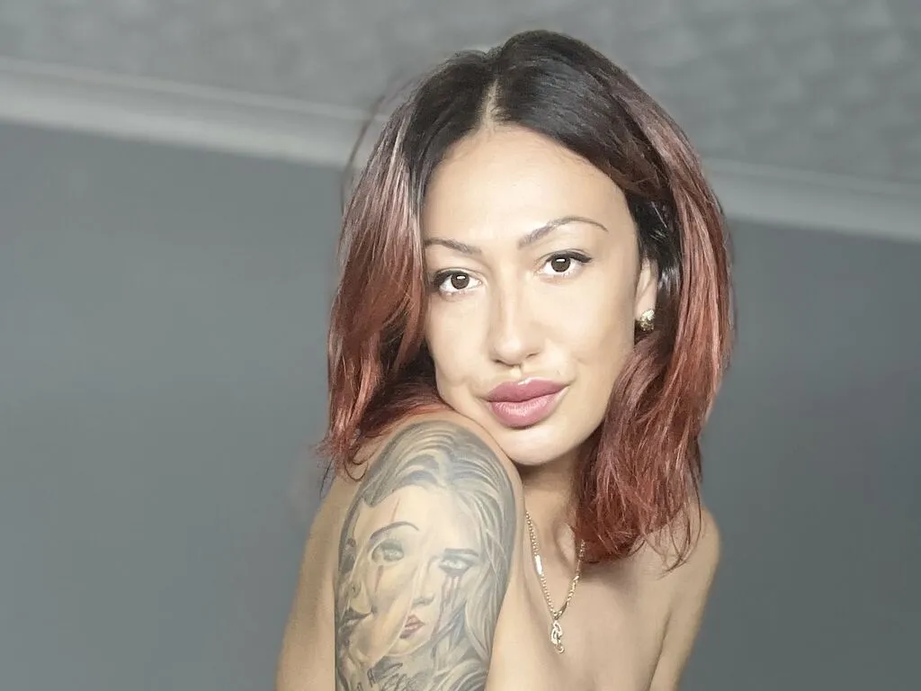 BellaDeesire – webcam model profile photo