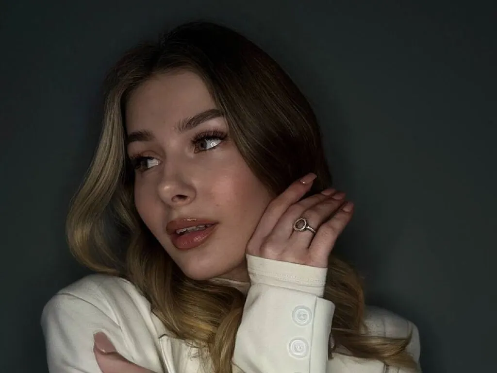 EvaEllees's Thumb Image