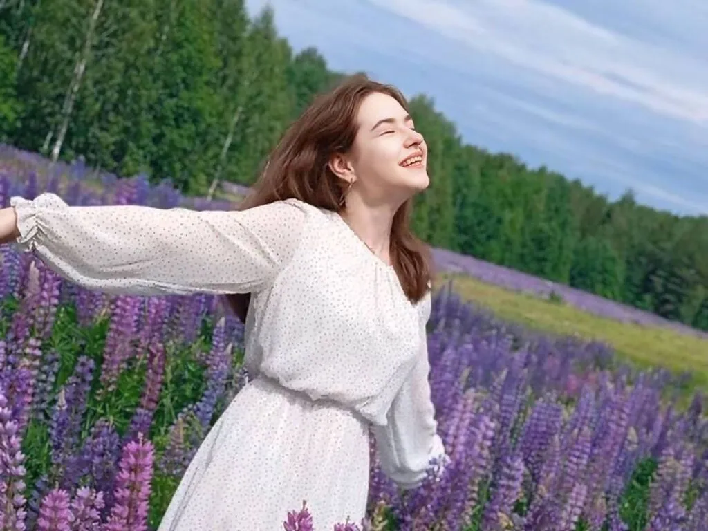 LoisCleverley – webcam model profile photo