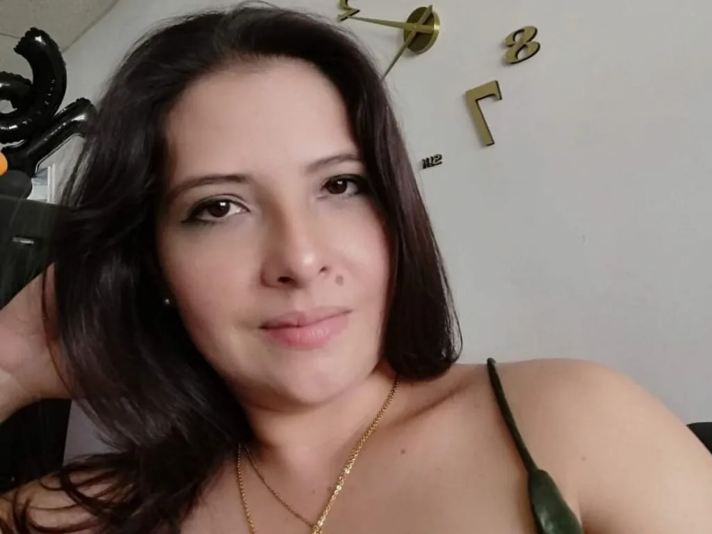 MonserratDuncan – webcam model profile photo