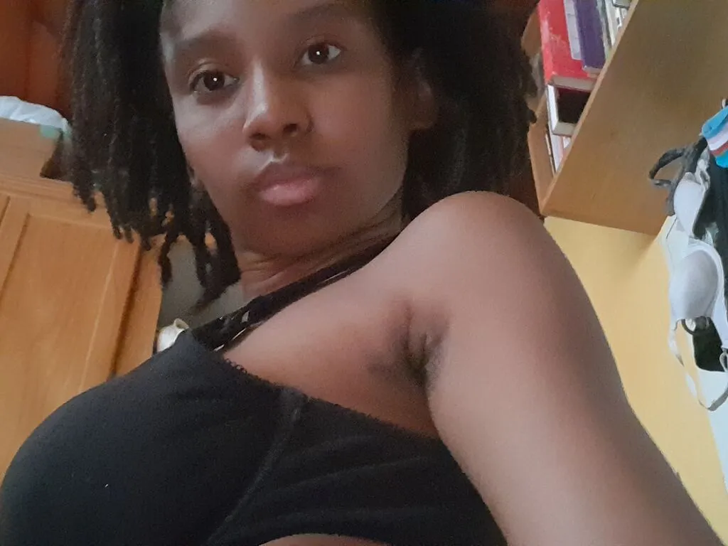 NaiyobiRae's Thumb Image