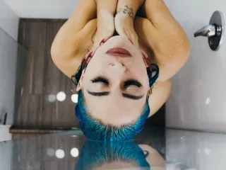 SrtaBlue's Thumb Image