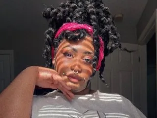 XanaLuxe – webcam model profile photo